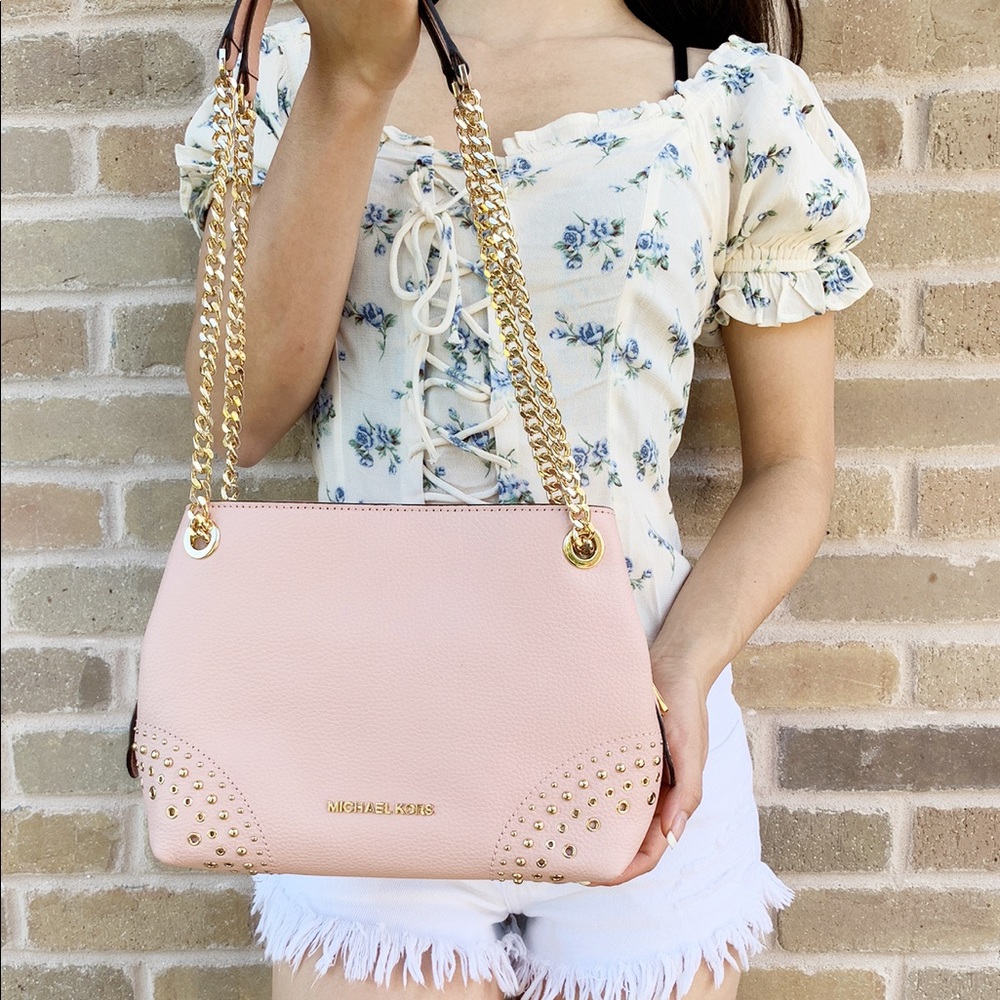 Gaby’sBags👜💕-NWT Michael Kors Tote Pink studded - Picture 3 of 8